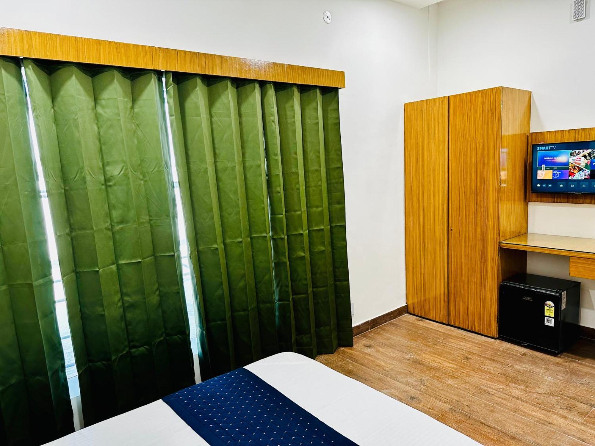 The Loya Hotel Muktsar Exterior photo